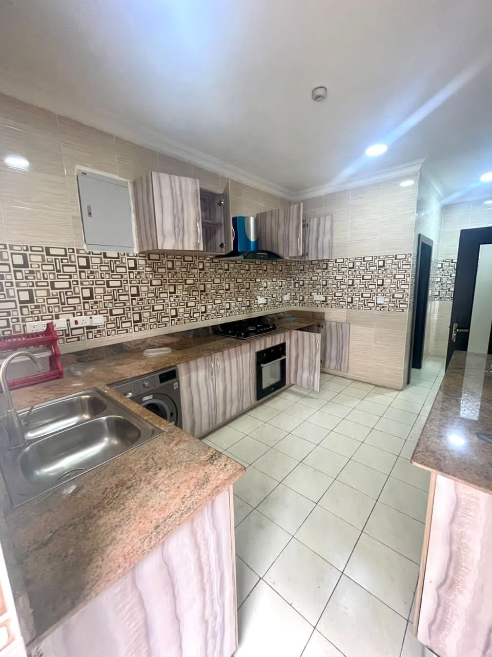 3 Bedroom Apartment. in a well-serviced and maintained estate within Parkview Estate for Rent
