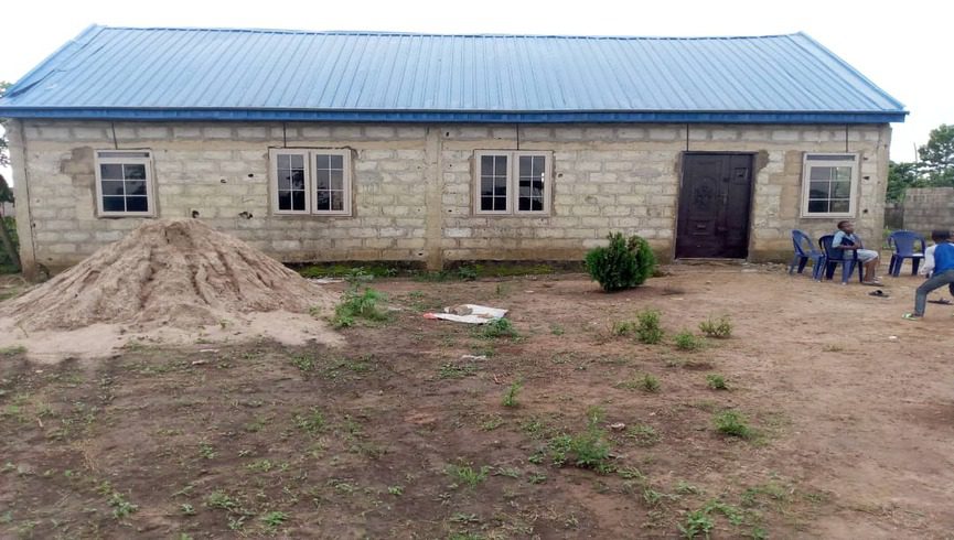 Land with Hall as setback