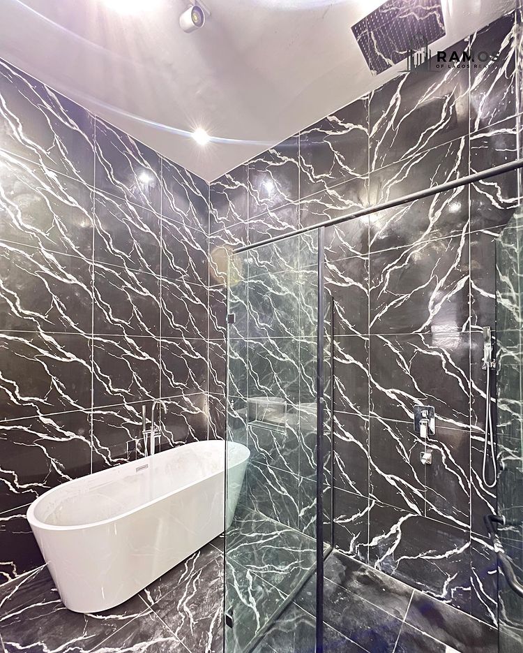 FULLY SERVICED 5 BEDROOM DETACHED HOME