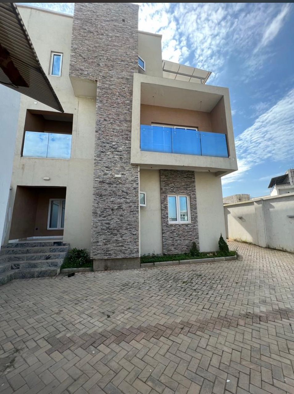 4 Bedroom Fully Furnished Semi Detached Duplex