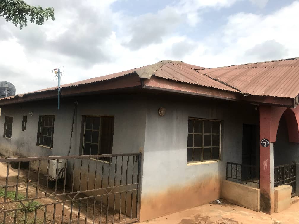 🔥🔥🔥*DISTRESS DEAL *🔥🔥🔥 A DOUBLE 2 BED ROOM FLAT ON A FULL PLOT OF LAND FOR SALE @ OSAJIN, ALONG YIDI AROLA ROAD, APETE IBADAN ( #50 bike from Apete Market). THIS PROPERTY IS BY THE ROAD SIDE ON A FULL PLOT OF LAND *Direct owner- no Long chain* PRICE : # 6M ( slightly negotiable)