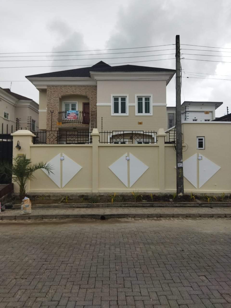 Newly built 2bedroom duplex
