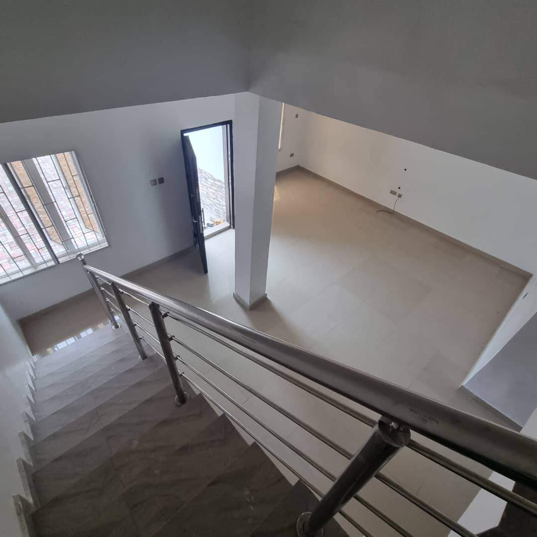 Newly built 2bedroom duplex