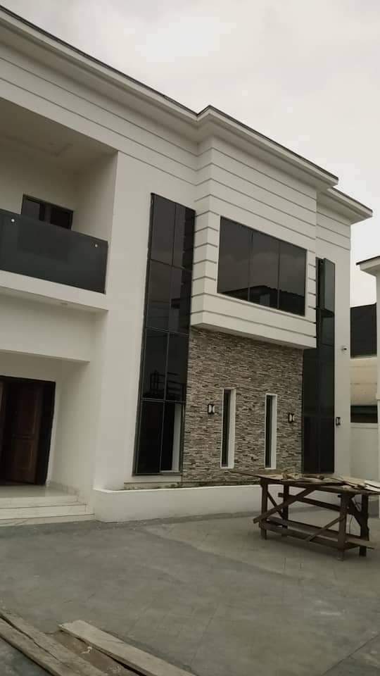 4 bedroom duplex with swimming pool