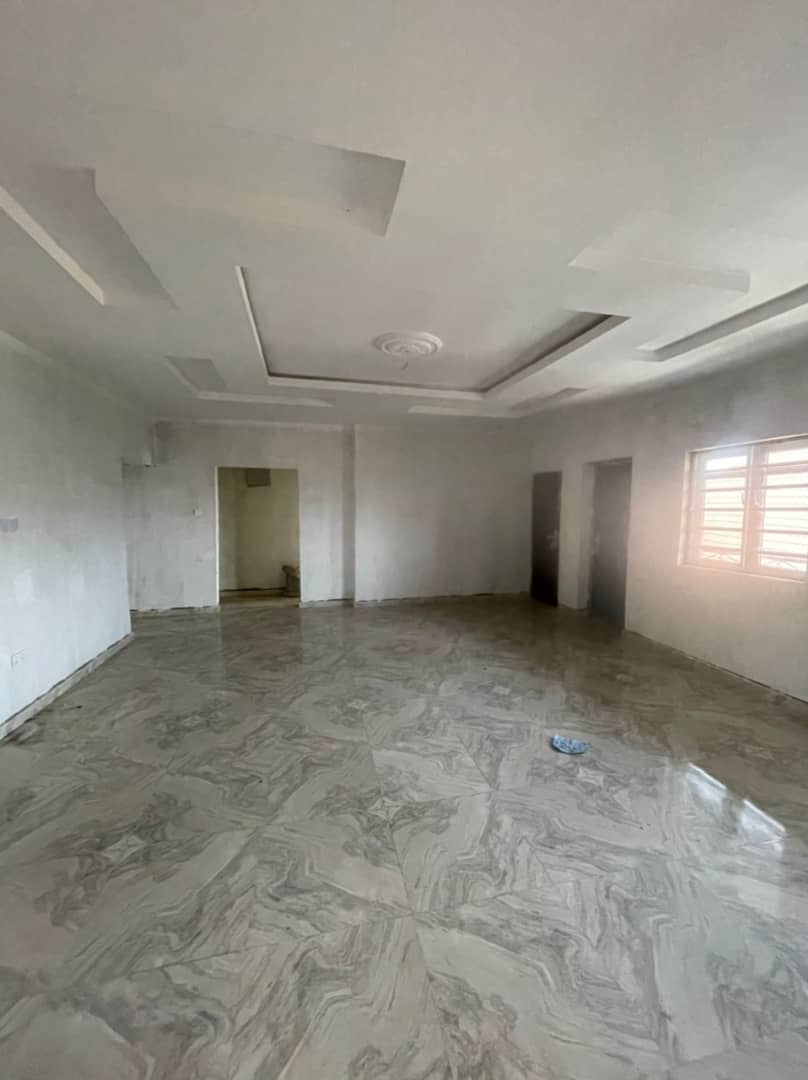 Ensuite 3 bedroom flat