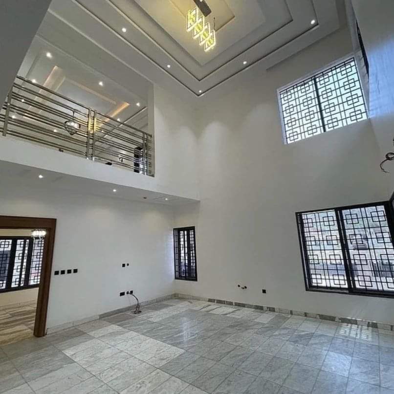 Newly built 3bedroom duplex