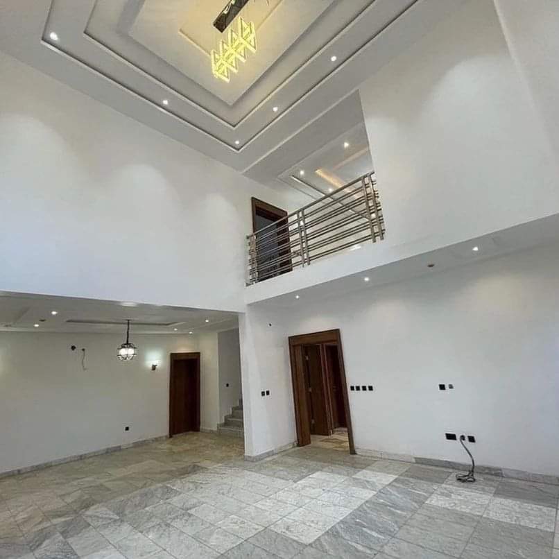 Newly built 3bedroom duplex