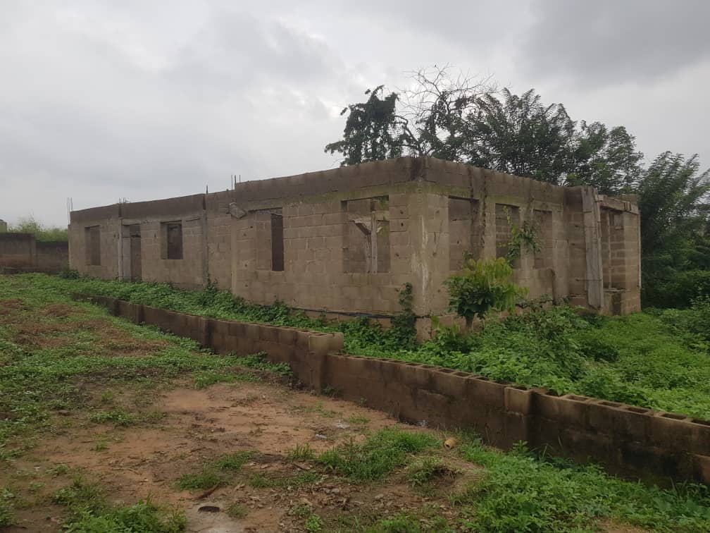 Uncompleted 4 bedroom flat