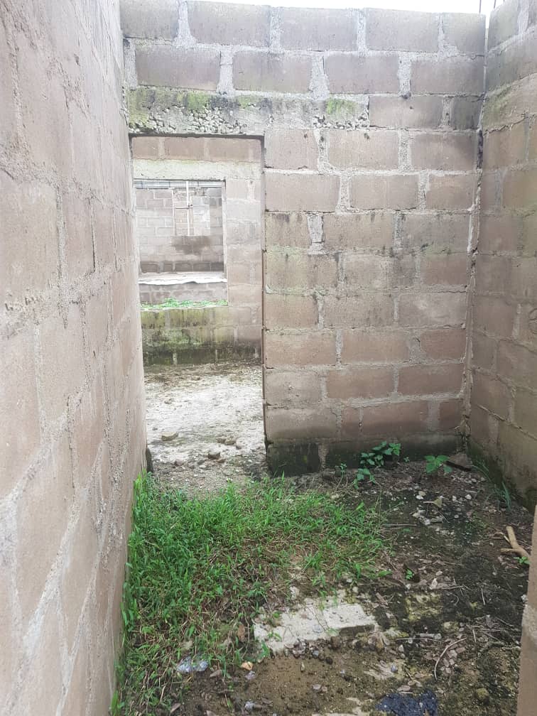 Uncompleted 4 bedroom flat