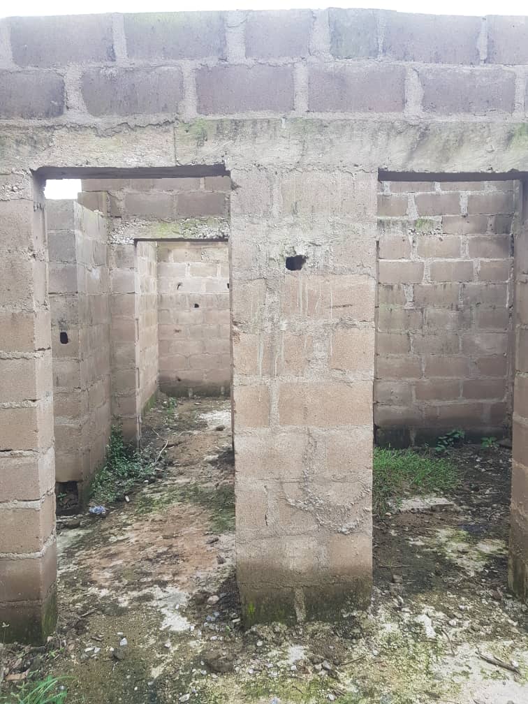 Uncompleted 4 bedroom flat
