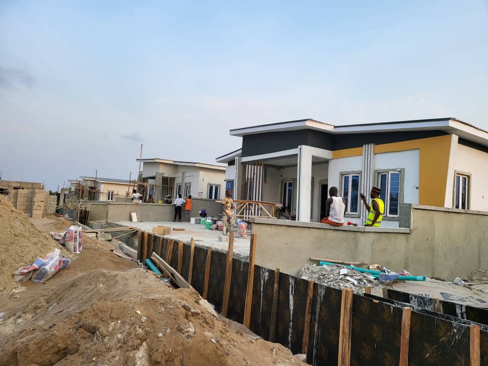 WONDER COURT, Awoyaya is offering a rare opportunity to own a stunning contemporary 3bedroom Detached Bungalow in Lagos