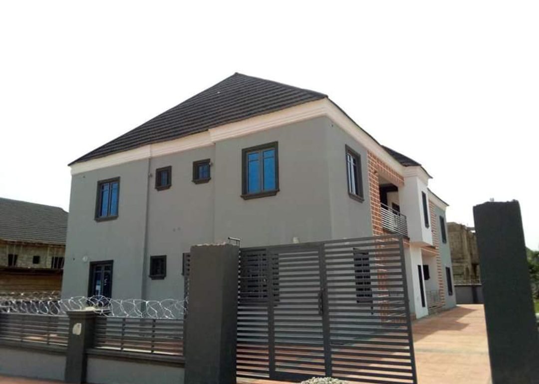 Newly built semi-detached 2bedroom