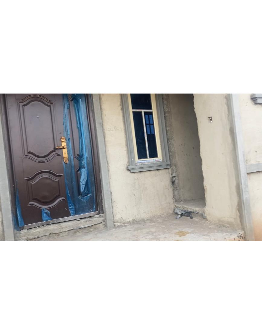 1bedroom Block of 5 Flats in Suleja for Sale