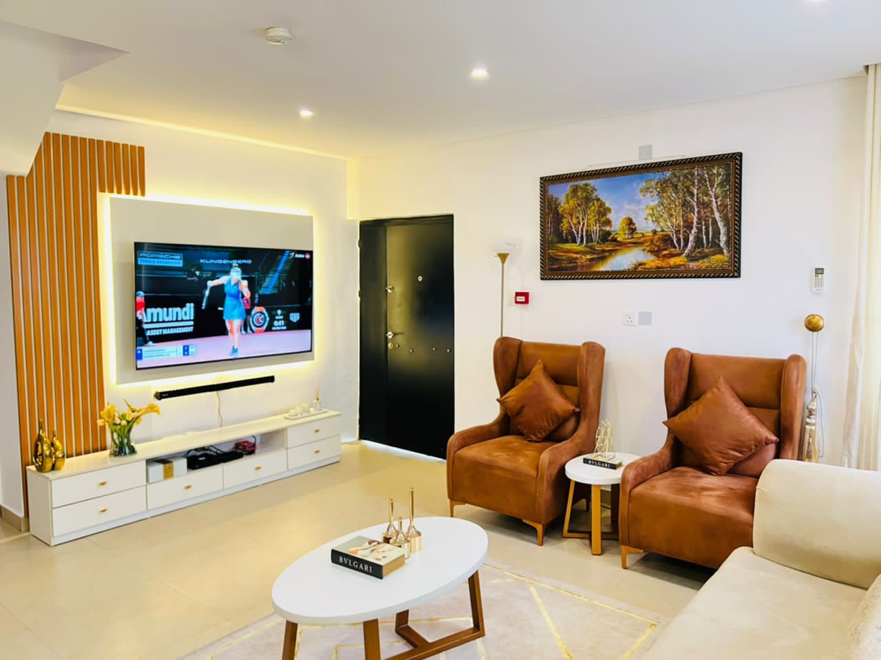 Shortlet Service Apartment in an Exotic Villa at Admiralty way (Call 08036128941)