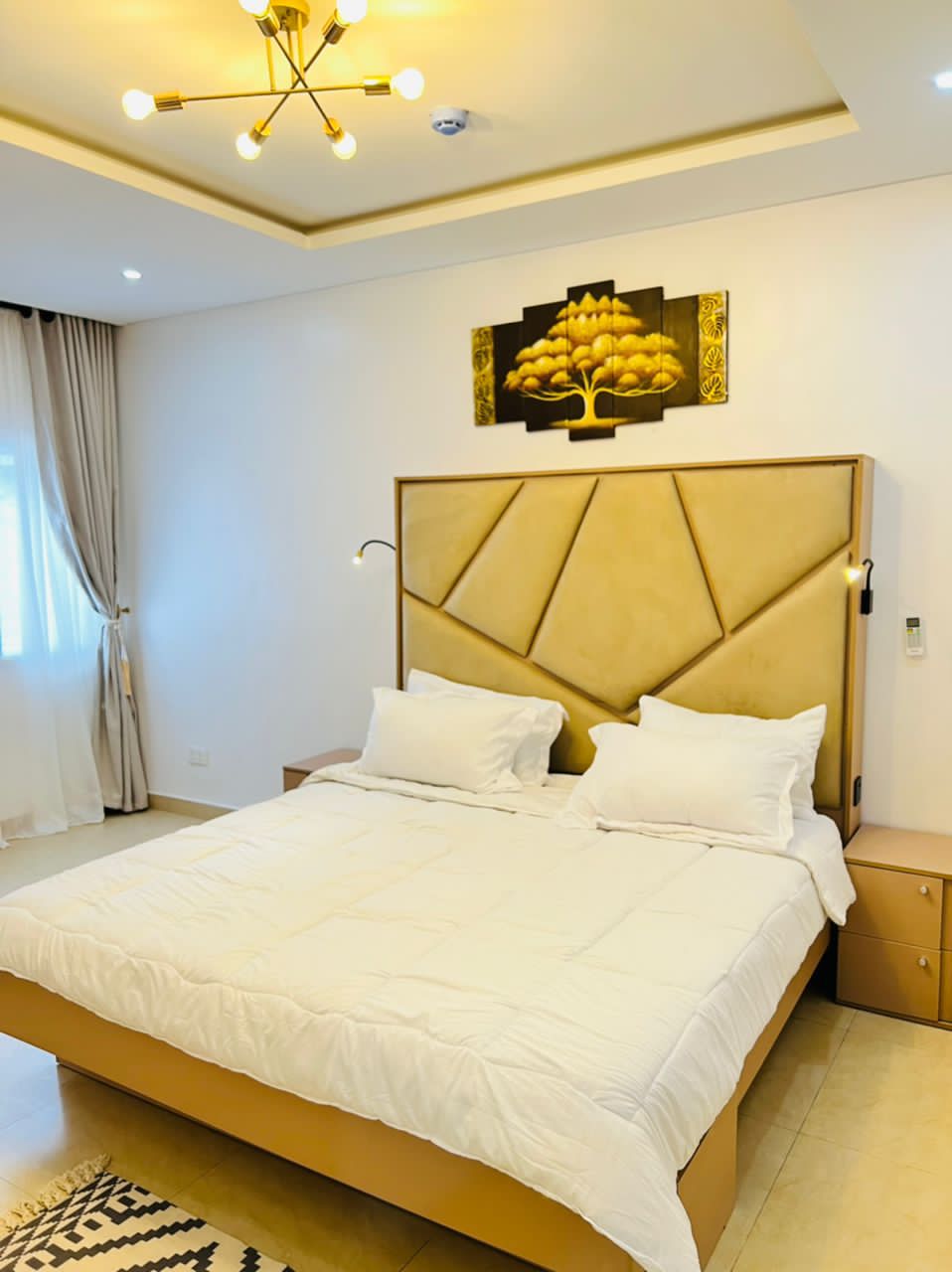 Shortlet Service Apartment in an Exotic Villa at Admiralty way (Call 08036128941)
