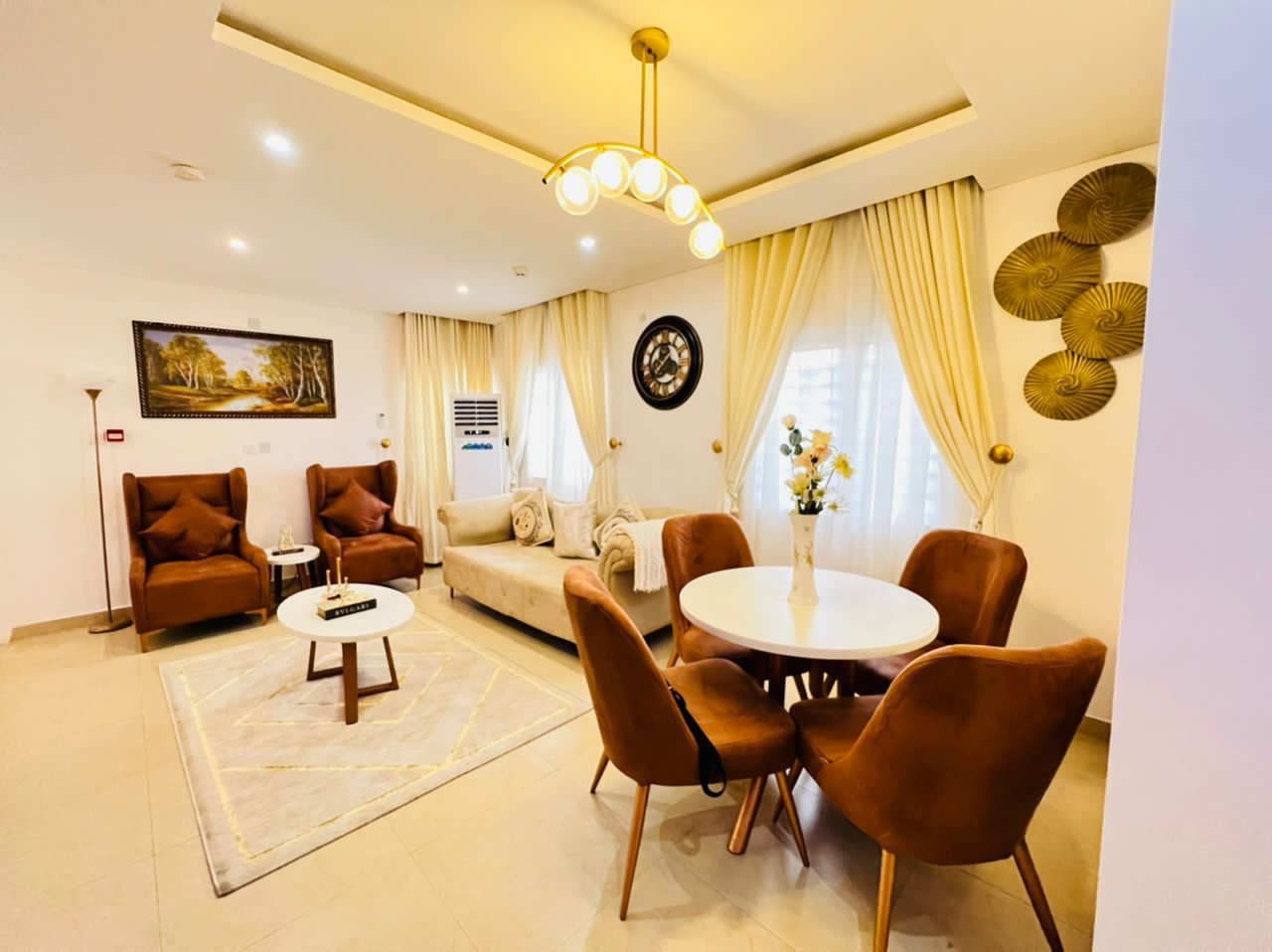 Shortlet Service Apartment in an Exotic Villa at Admiralty way (Call 08036128941)