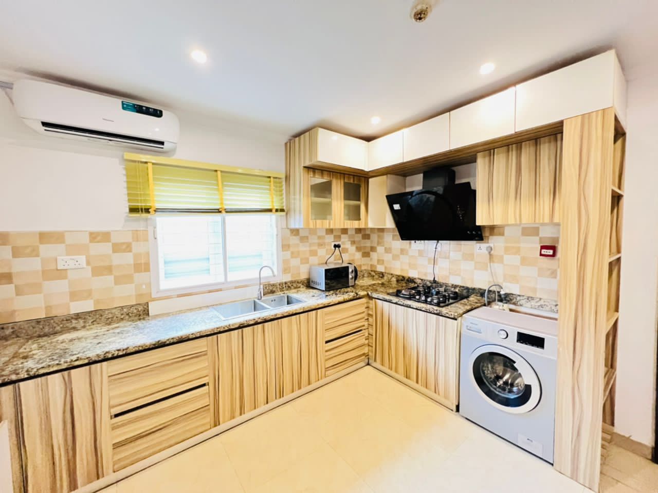 Shortlet Service Apartment in an Exotic Villa at Admiralty way (Call 08036128941)