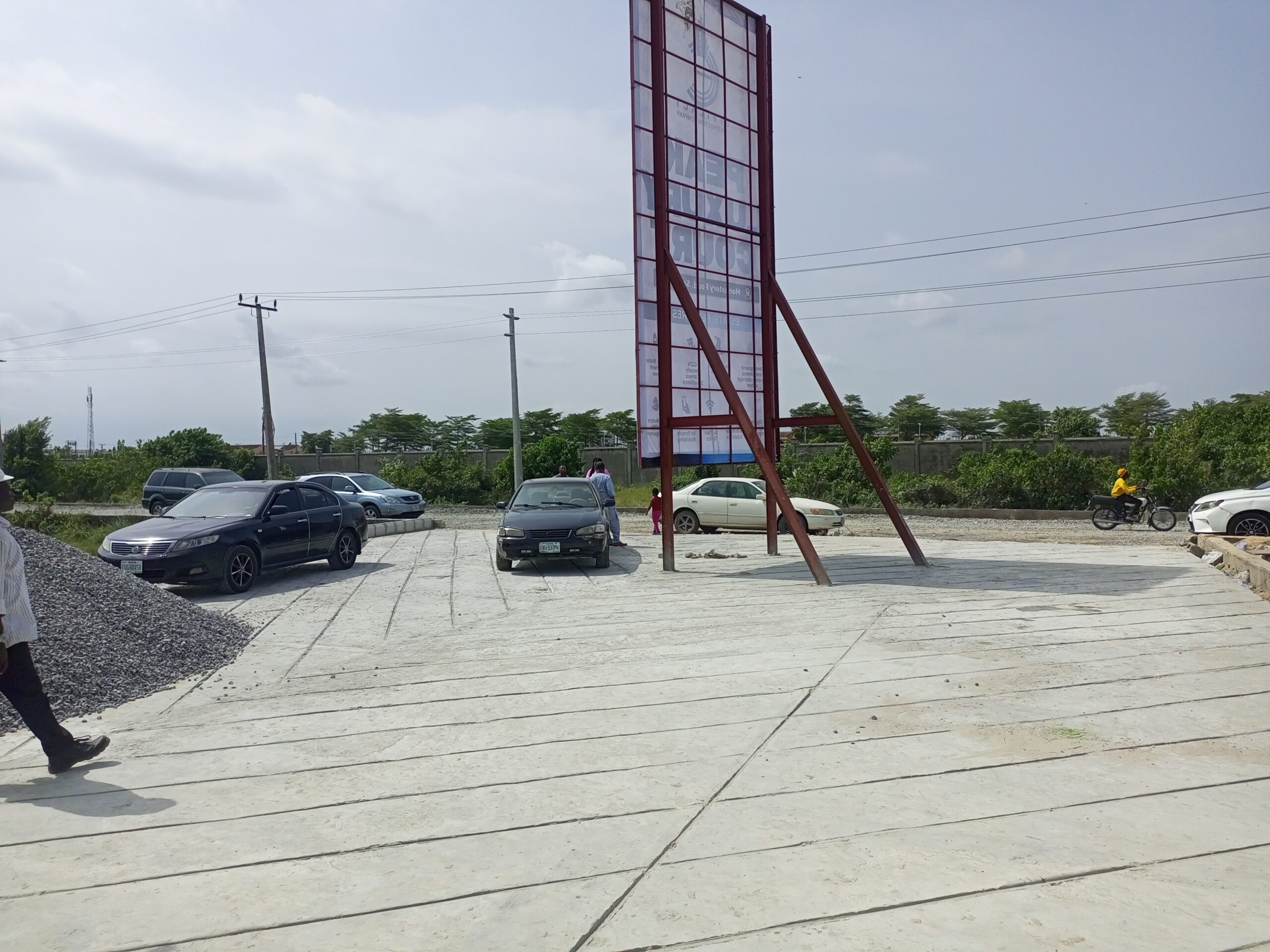 12 Plots of land for sale at the end of Monastery Road