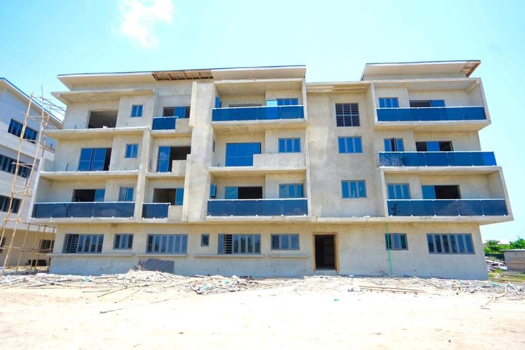 LUXURY 1, 2, AND 3 BEDROOM SPACIOUS APARTMENT ALL ROOMS ENSUIT IN A BUILT UP NEIGHBORHOOD IN ABIJO GRA LEKKI LAGOS