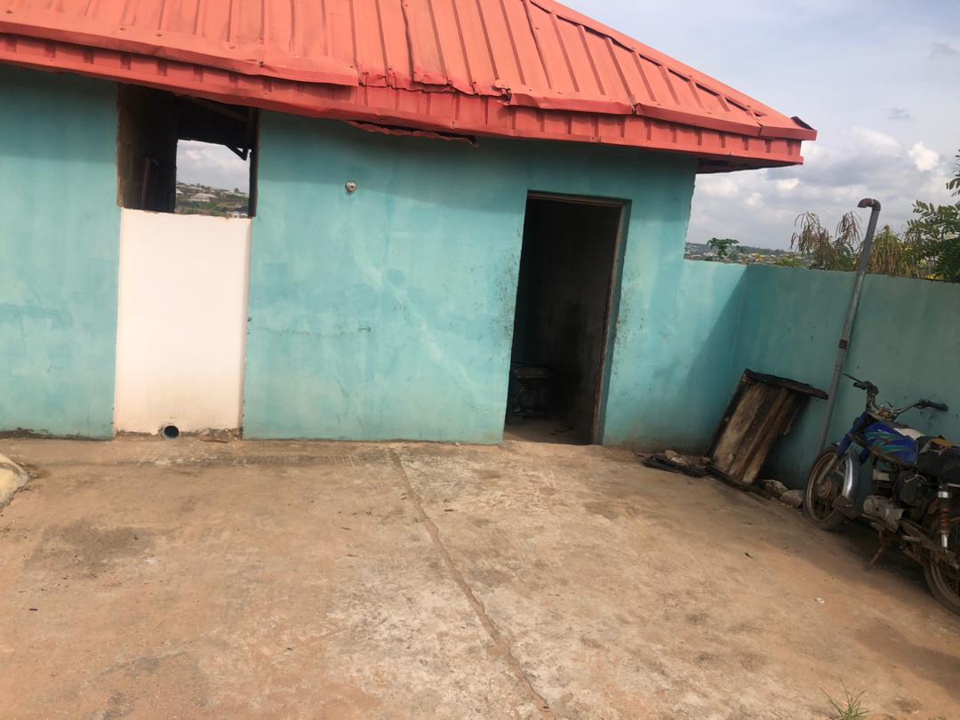 4 plot of land at sango otta