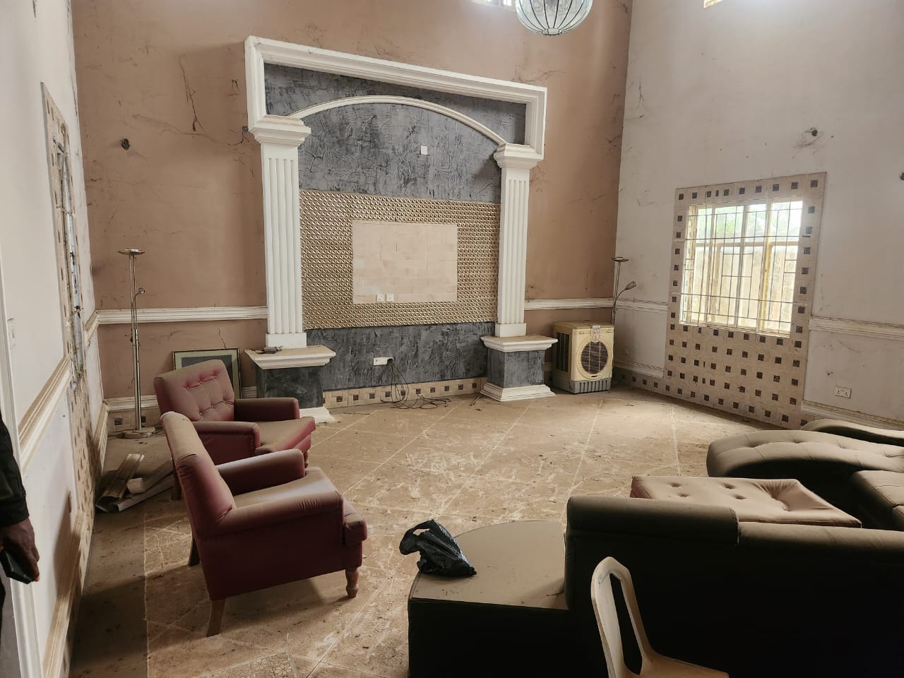 Spacious 6 Bedroom Duplex With Wide Parking Space – Call 08025823573
